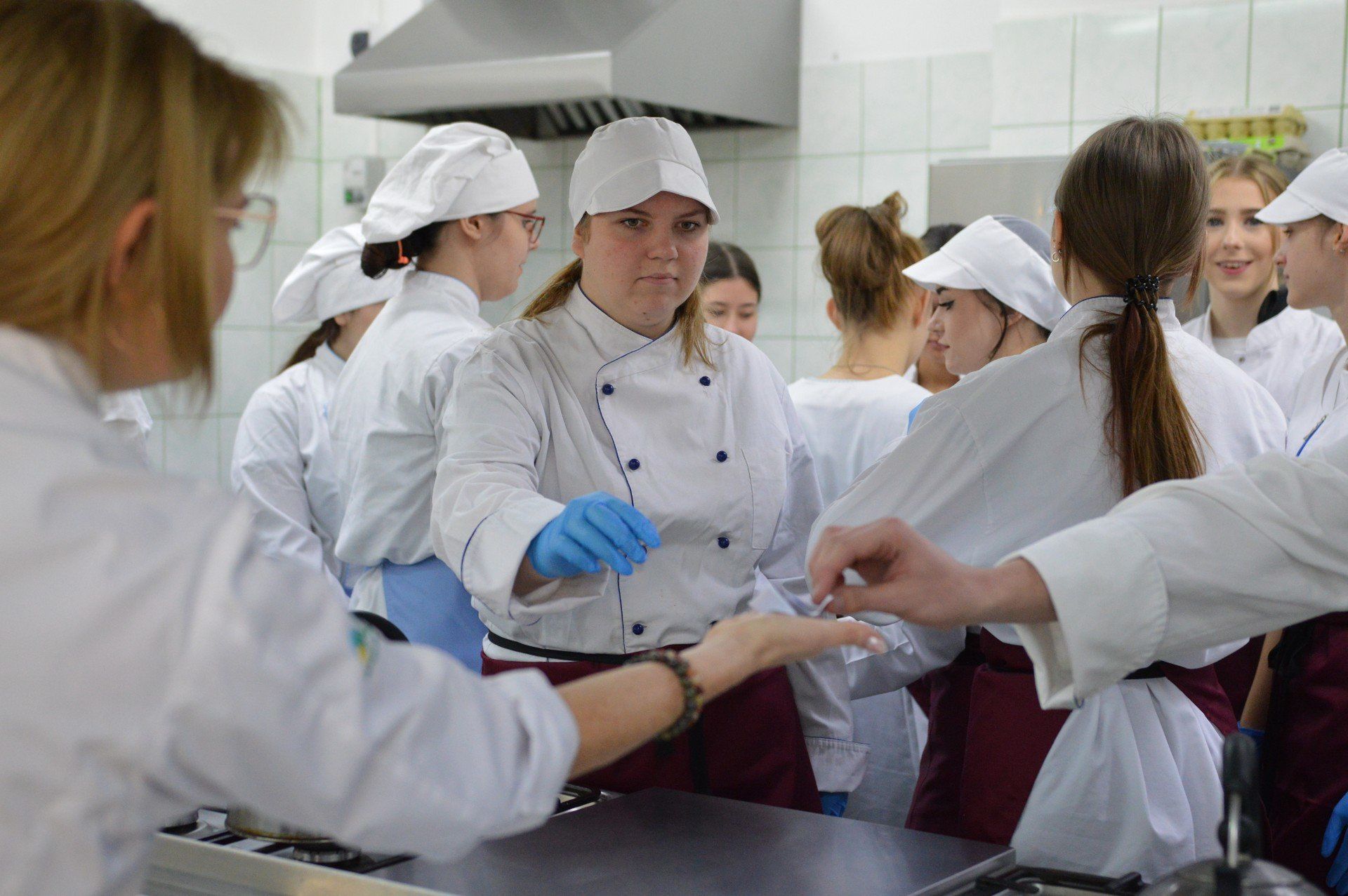 W konkursie wzięli udział uczniowie Branżowej Szkoły I Stopnia (uczestnicy Hufca Pracy 5-11 w Bełchatowie) oraz Technikum - przedstawiciele klas gastronomicznych z ZSP nr 2 w Bełchatowie
