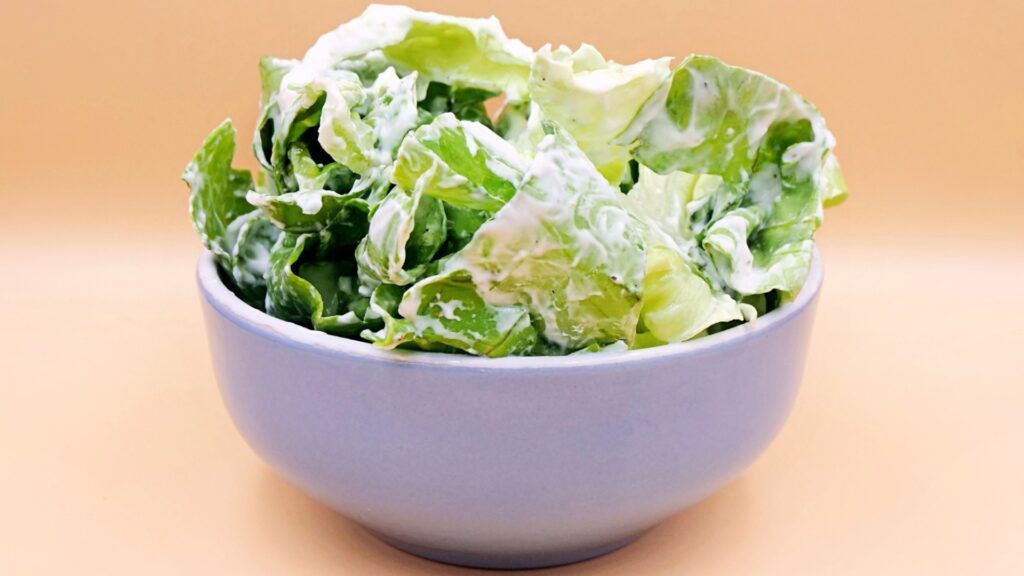 salatka z jogurtem przepis