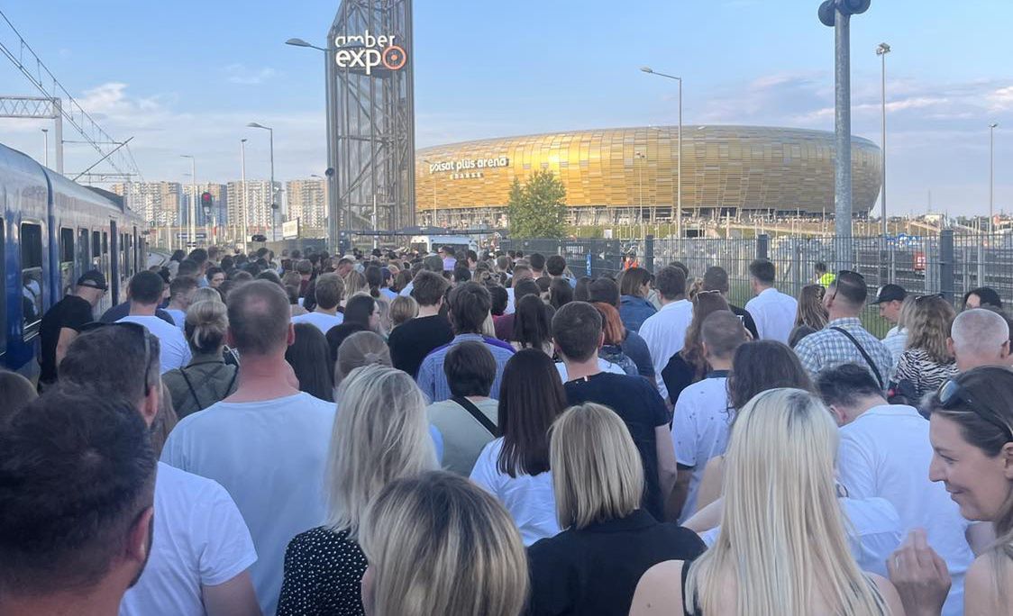 Tłumy przed koncertem Dawida Podsiadły w Gdańsku