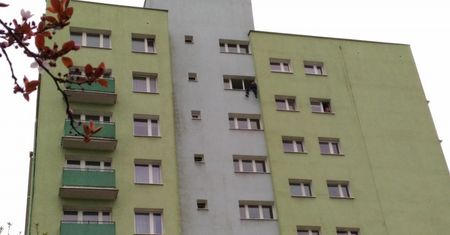 Chciał popełnić samobójstwo skacząc z wieżowca