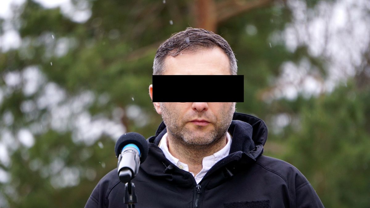 Mateusz Morawiecki w sk?adnicy Rz?dowej Agencji Rezerw Strategicznych
05.03.2022 NIEMCE WIZYTA PREMIERA MATEUSZA MORAWIECKIEGO W SKLADNICY RZADOWEJ AGENCJI REZERW STRATEGICZNYCH. MAGAZYN BEDZIE HUBEM DO TRANSPORTU DAROW Z POMOCY HUMANITARNEJ DO UKRAINY  PREZES RZADOWEJ AGENCJI REZERW STRATEGICZNYCH MICHAL KUCZMIEROWSKI   HUB NIEMCE WIZYTA PREMIER MORAWIECKI POMOC HUMANITARNA UKRAINA DARY SKLADNICA AGENCJA RZADOWA   FOT. MALGORZATA GENCA /  POLSKA PRESS
FOT. MALGORZATA GENCA  / POLSKA PRESS