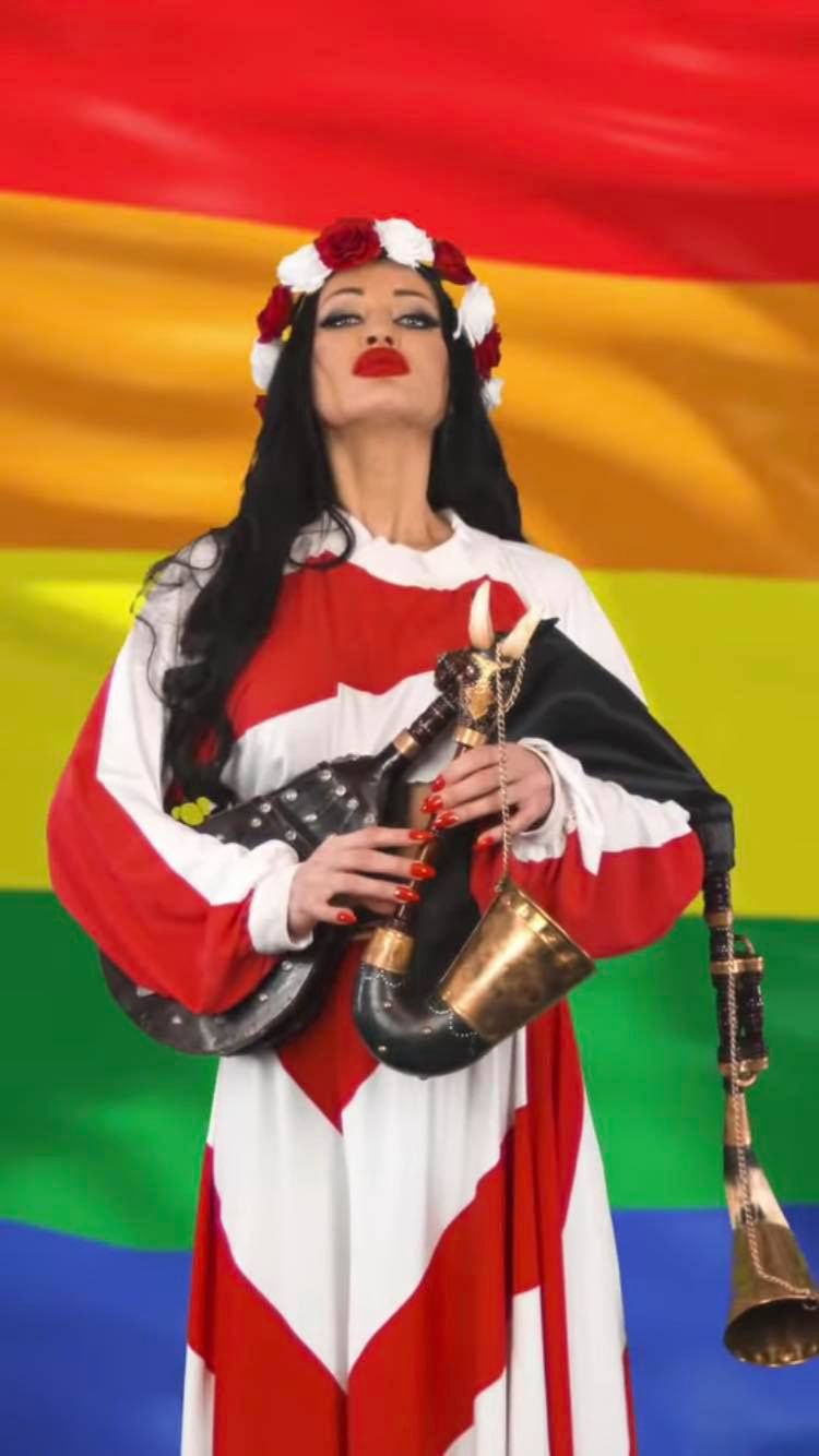 Małgorzata Godlewska śpiewa hymn na Święto Niepodległości