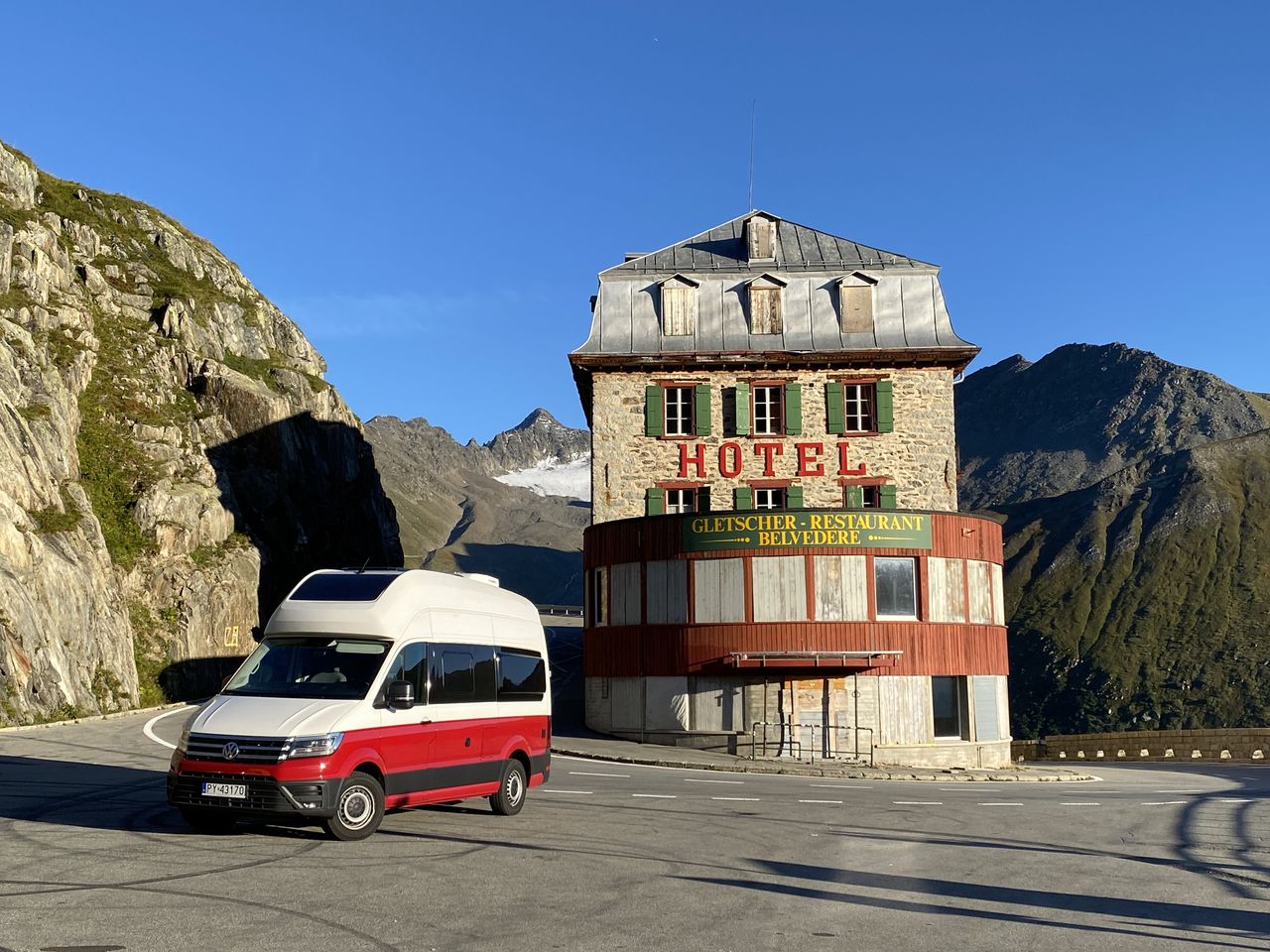 Podróż kamperem po Szwajcarii – Furkapass