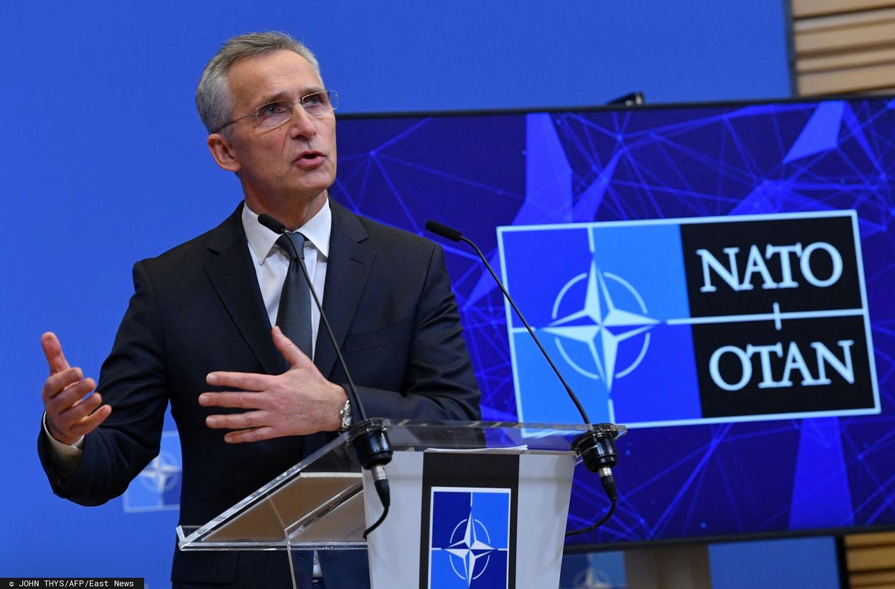 Ukraina. Jens Stoltenberg: rakiety przeciwlotnicze i broń przeciwpancerna od NATO