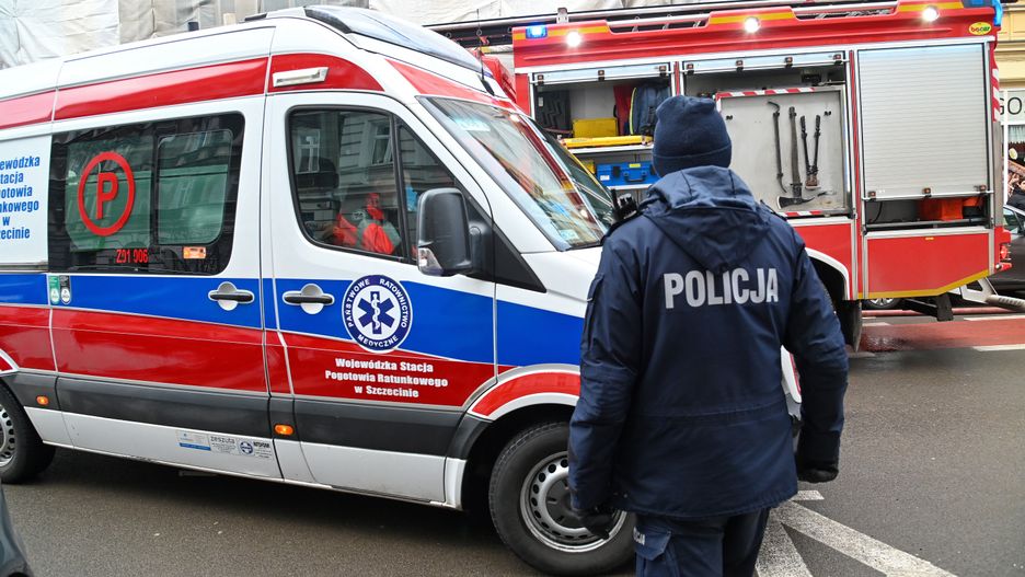 miejsce po�aru
Marcin Bielecki
akcja, ambulans, budynek mieszkalny, gaszenie, kamienica, karetka, policja, po�ar, PSP, stra� po�arna