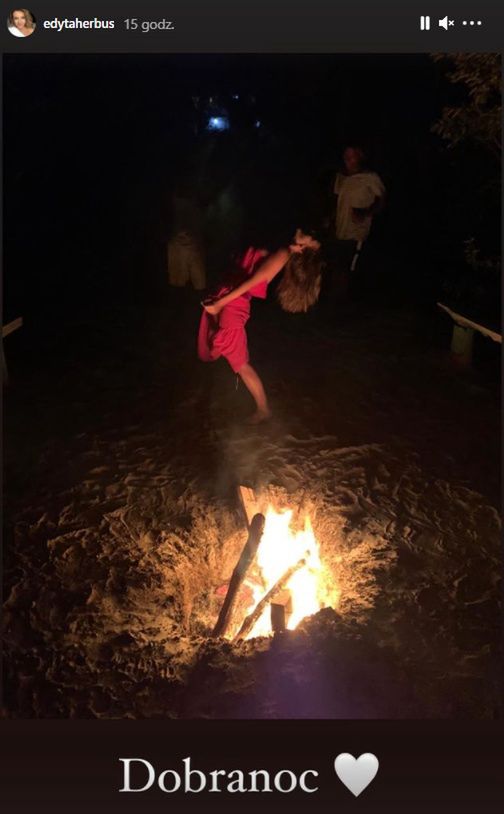 Edyta Herbuś w wirze tańca na Zanzibarze.