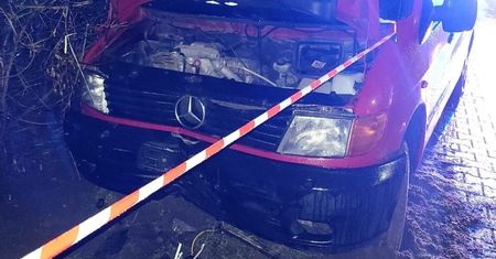 Ma dożywotni zakaz prowadzenia aut. Skosił latarnię jadąc Busem. Został tymczasowo aresztowany