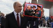 Dziwne zachowanie Putina na defiladzie. Nagle złapał dowódcę za rękę