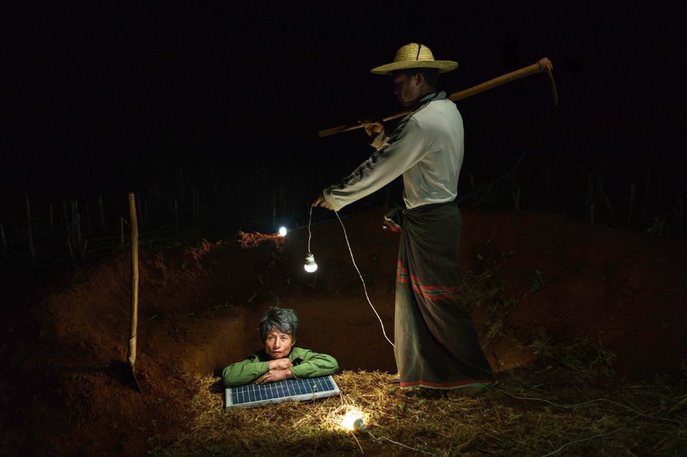 Zdjęcia przedstawiają życie odległych mieszkańców Birmy, którzy po raz pierwszy mają dostęp do energii elektrycznej dzięki energii słonecznej.