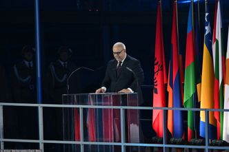 Jacek Sasin wygwizdany na stadionie. Minister skarcił "hejterów": wstyd