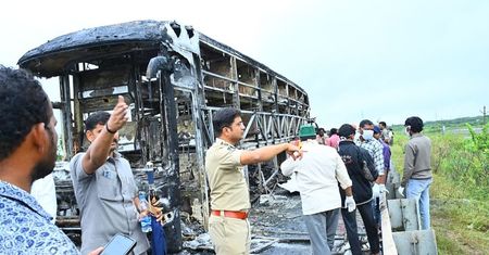 Tragedia w Indiach. Co najmniej 20 osób zginęło w pożarze autobusu
