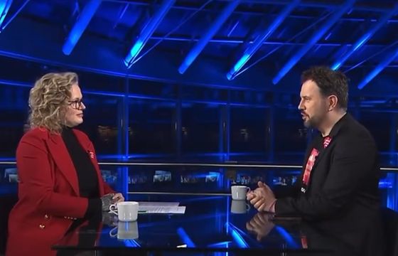 Dziennikarz „Rzeczpospolitej” obok polityków w spocie TVP Info. Stacja przeprosiła