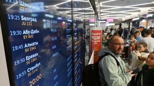 Chaos na rosyjskich lotniskach. Setki uziemionych samolotów po ataku