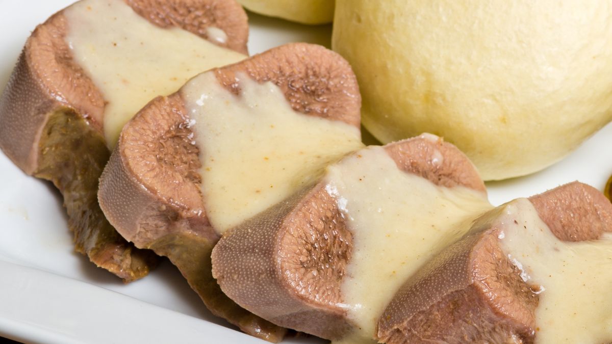 Ozorki w sosie chrzanowym