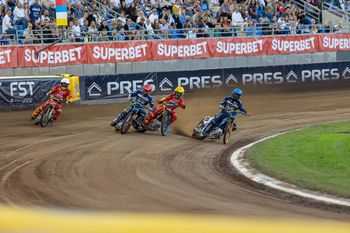 PRES Toruń bez Patryka Dudka wygrywa na pełnej Motoarenie. Sajfutdinow niepokonany