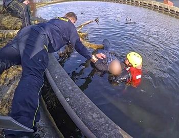 Dramatyczna akcja ratunkowa w stolicy. W takim stanie 69-latek łowił ryby