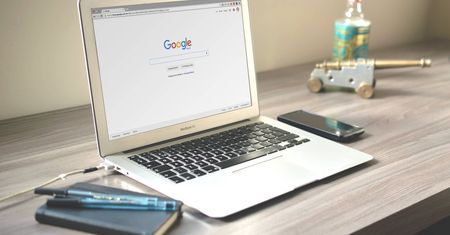Oto co się dzieje, gdy szukasz czegoś w Google