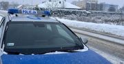 Tychy: Pijany z Katowic doprowadził do kolizji w Tychach. Kierowany przez 63-latka SUV wypadł z jezdni i staranował żywopłot