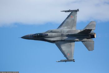 Polska poderwała myśliwce. "Stan najwyższej gotowości"