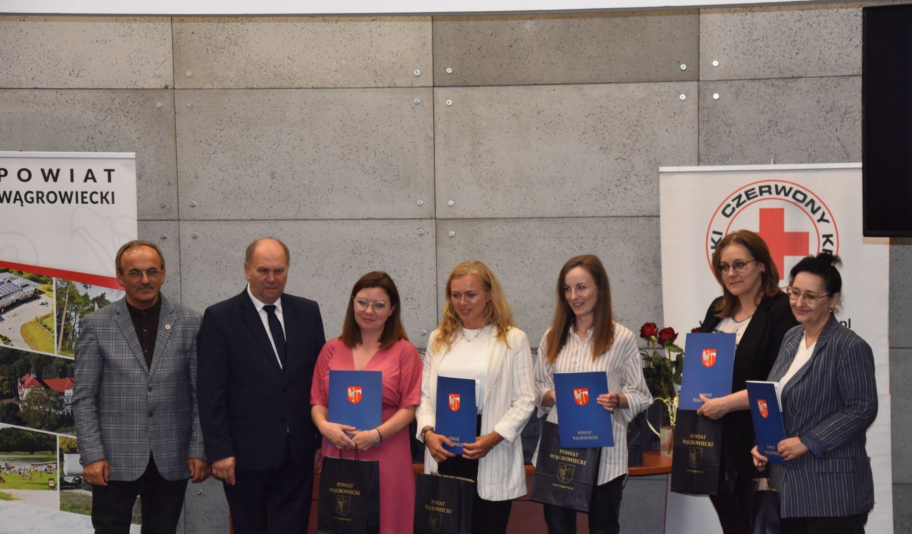 Wręczenie podziękowań partnerom projektów edukacyjnych PCK