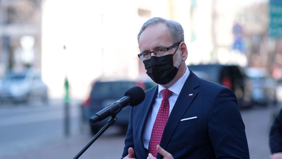 Chaos ze szczepieniami. Minister Adam Niedzielski: to nie był błąd systemu 