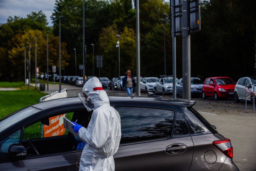 Strefa czerwona. Nowe obostrzenia od 10 października. Co się zmieni?