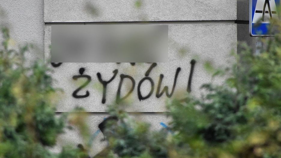 Rasistowskie napisy na ulicy Chopina w Malborku