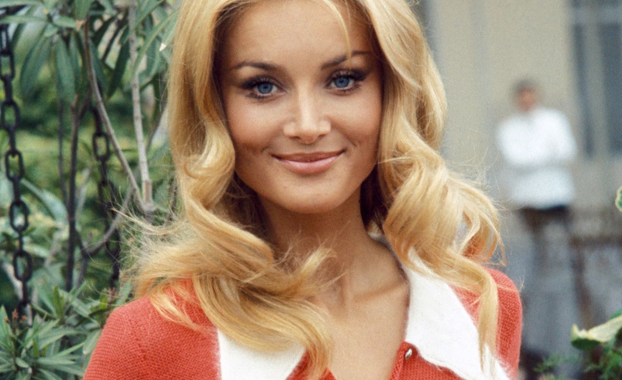  Barbara Bouchet
