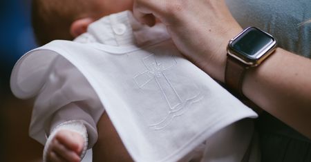 Ile daje się na chrzest w 2026 r.? Tyle powinno się znaleźć w kopercie