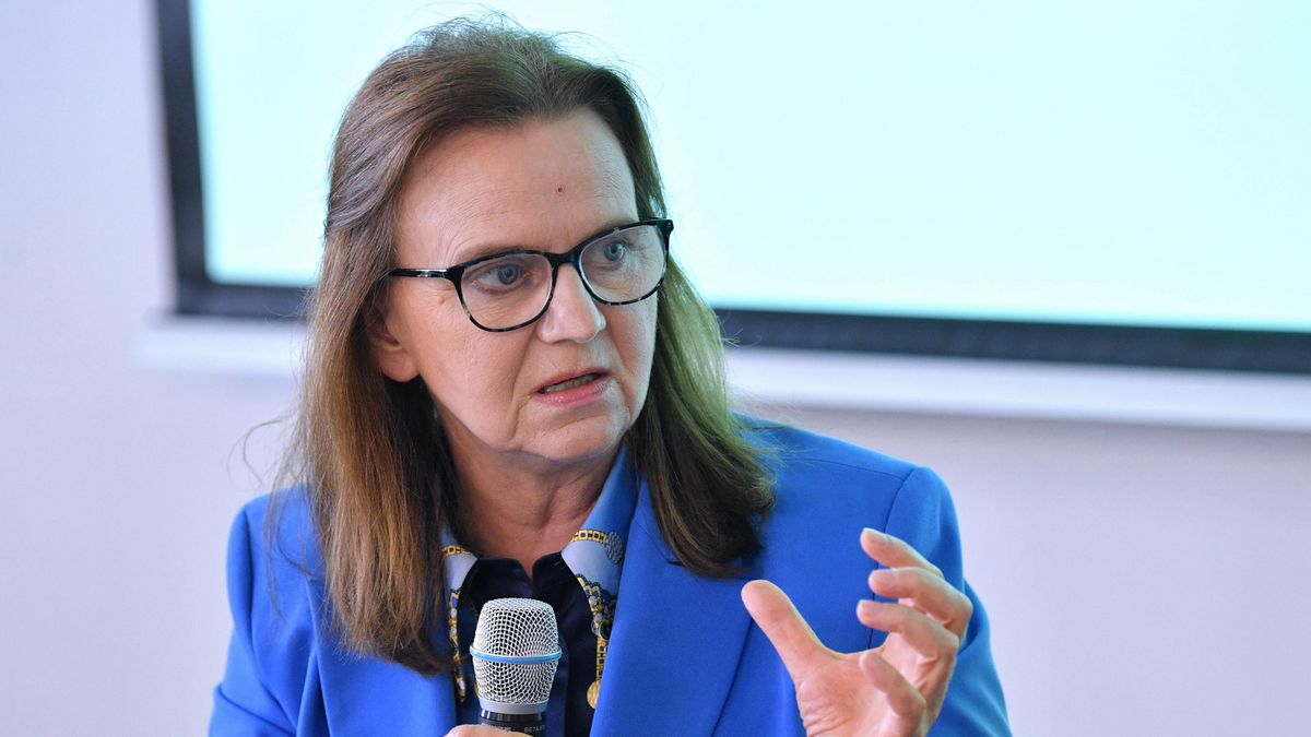 Radek Pietruszka
debata, Polski Instytut Ekonomiczny, prezentacja, prezentacja prezentacji, raport, raportu Polskiego Instytutu Ekonomicznego, Tarcza Antykryzysowa. Ko�o ratunkowe dla firm i gospodarki, Tarcza Antykryzysowa. Ko�o ratunkowe dla firm i gospodarki?, w Polskim Instytucie Ekonomicznym