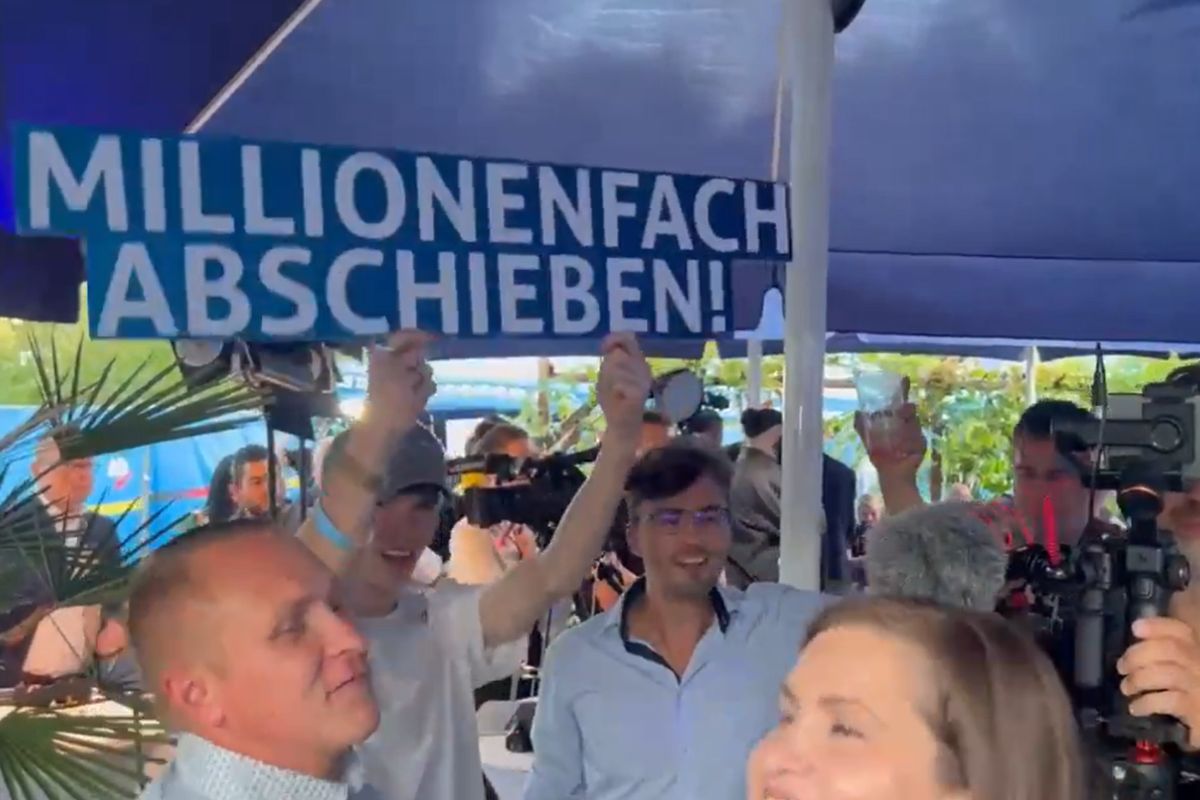 Oburzenie po imprezie wyborczej AfD. Śpiewali 