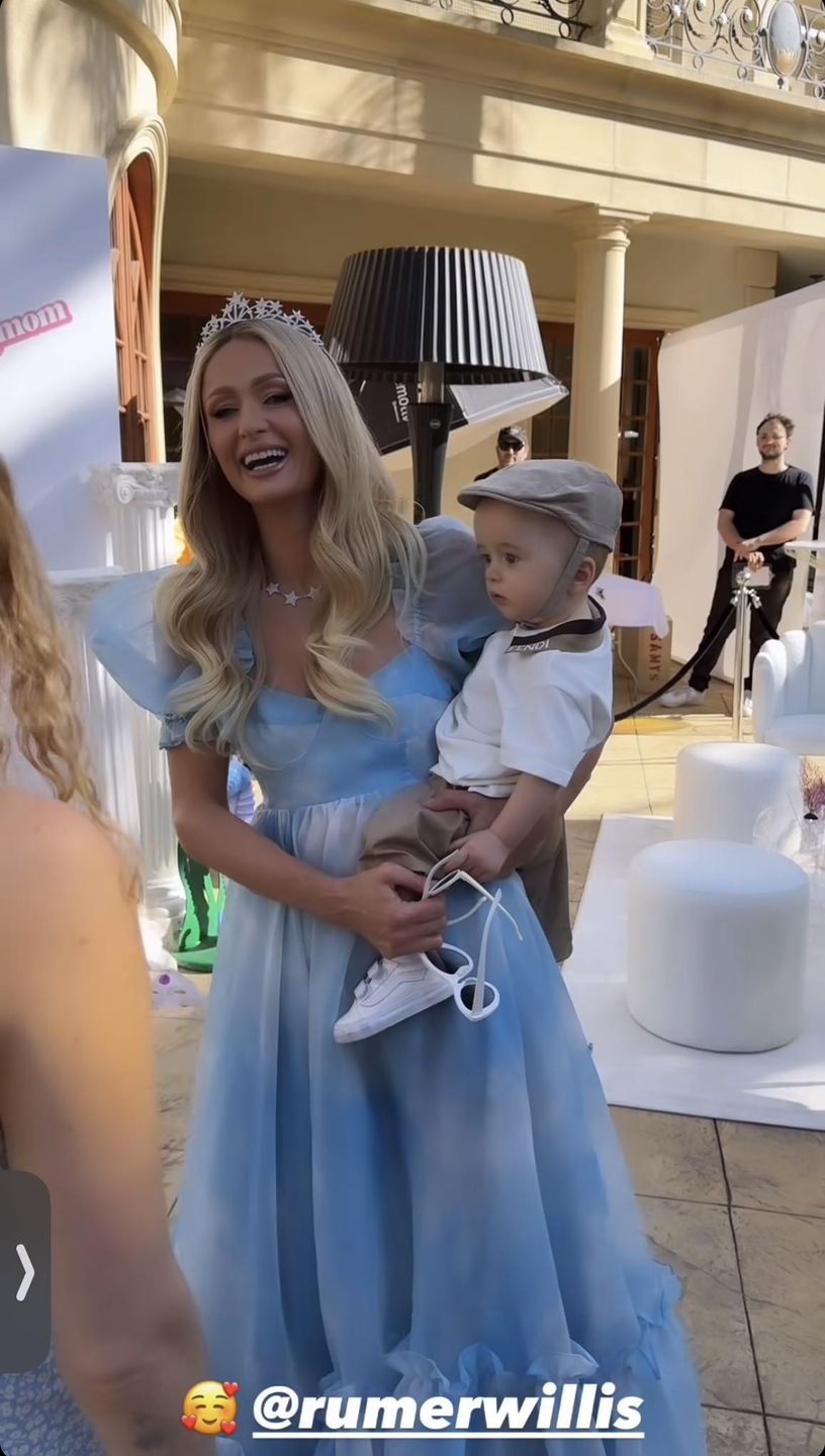 Huczne urodziny synka Paris Hilton