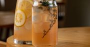 Dodaj kilka gałązek do lemoniady. Odświeża i łagodzi objawy stresu
