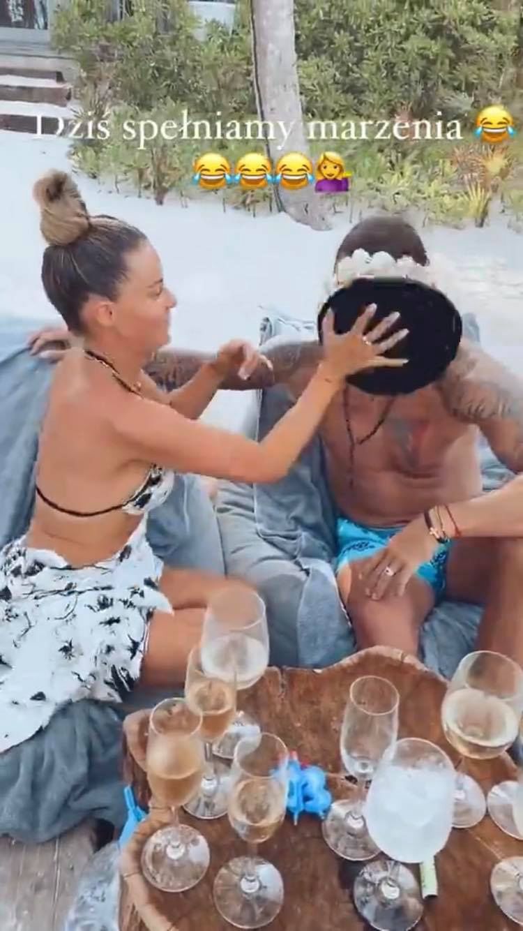 Małgorzata Rozenek i Radosław Majdan obsmarowują się tortem