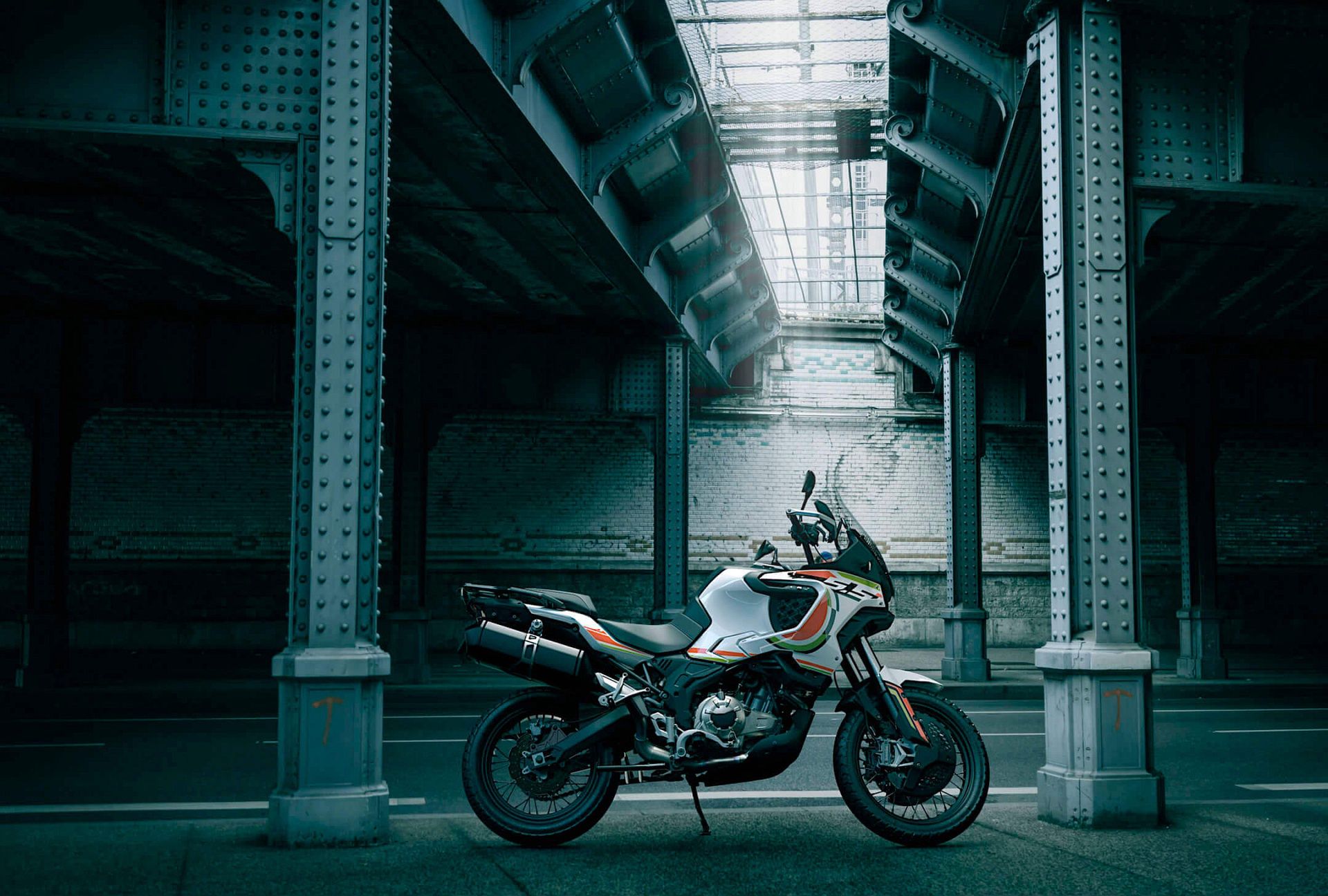 MV Agusta Lucky Explorer 5.5