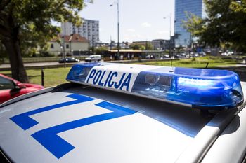 Gniezno: Mężczyzna dziwnie zachowywał się podczas kontroli. Okazało się, że ma narkotyki i jest… Policjantem