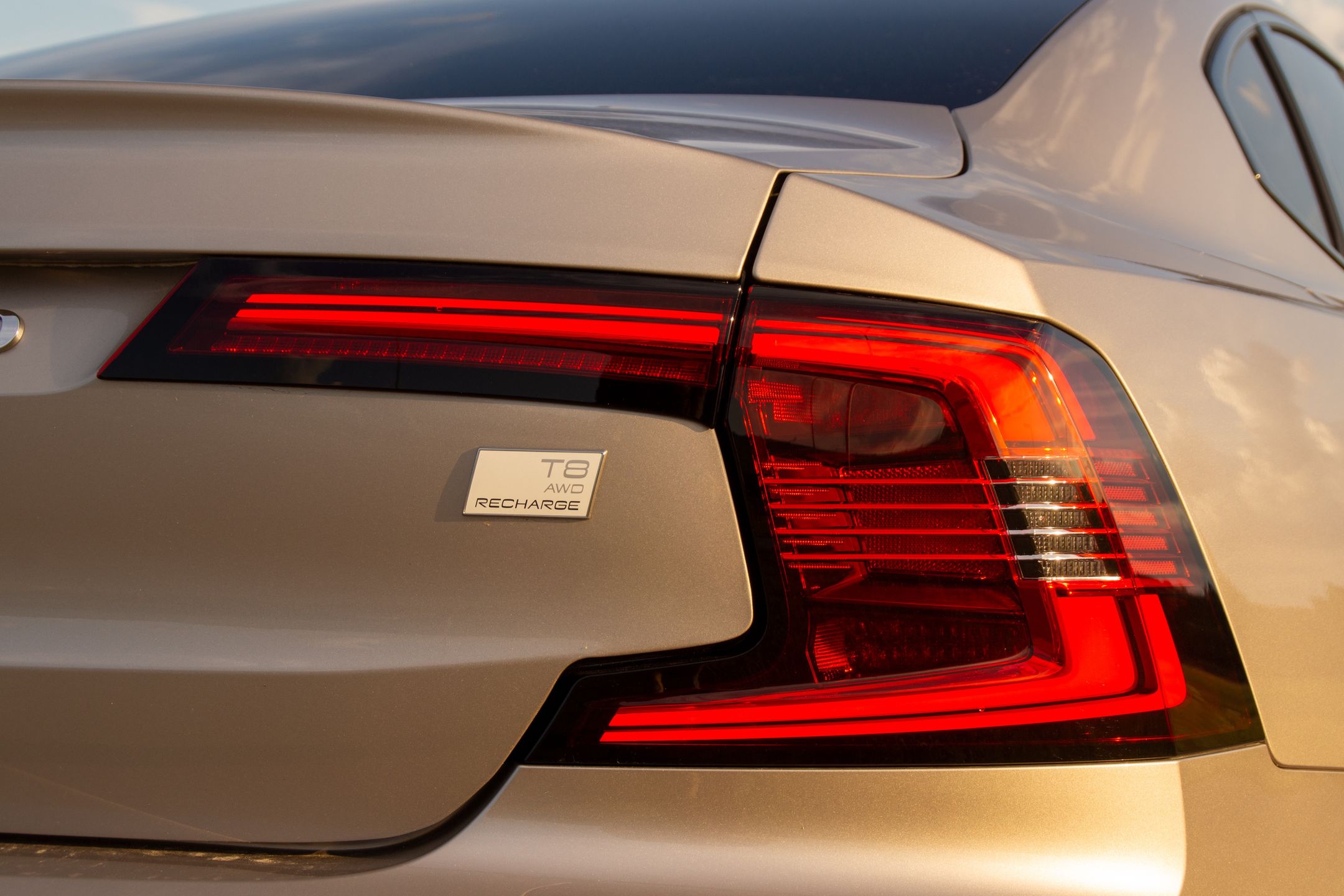Volvo S90 T8