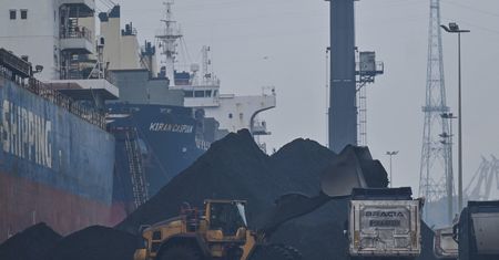 "Pył węglowy unoszący się w okolicy". W Porcie Gdańsk będą monitorować jakość powietrza