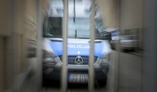 Rodzinna awantura w Warszawie. Pobił syna kulą ortopedyczną, potem wbił mu nóż