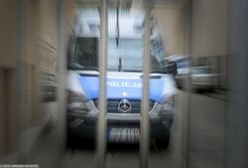 Rodzinna awantura w Warszawie. Pobił syna kulą ortopedyczną, potem wbił mu nóż