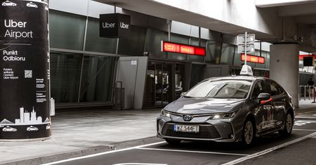 Uber z nową usługą. Warszawa trzecim miastem po Melbourne i Dubaju