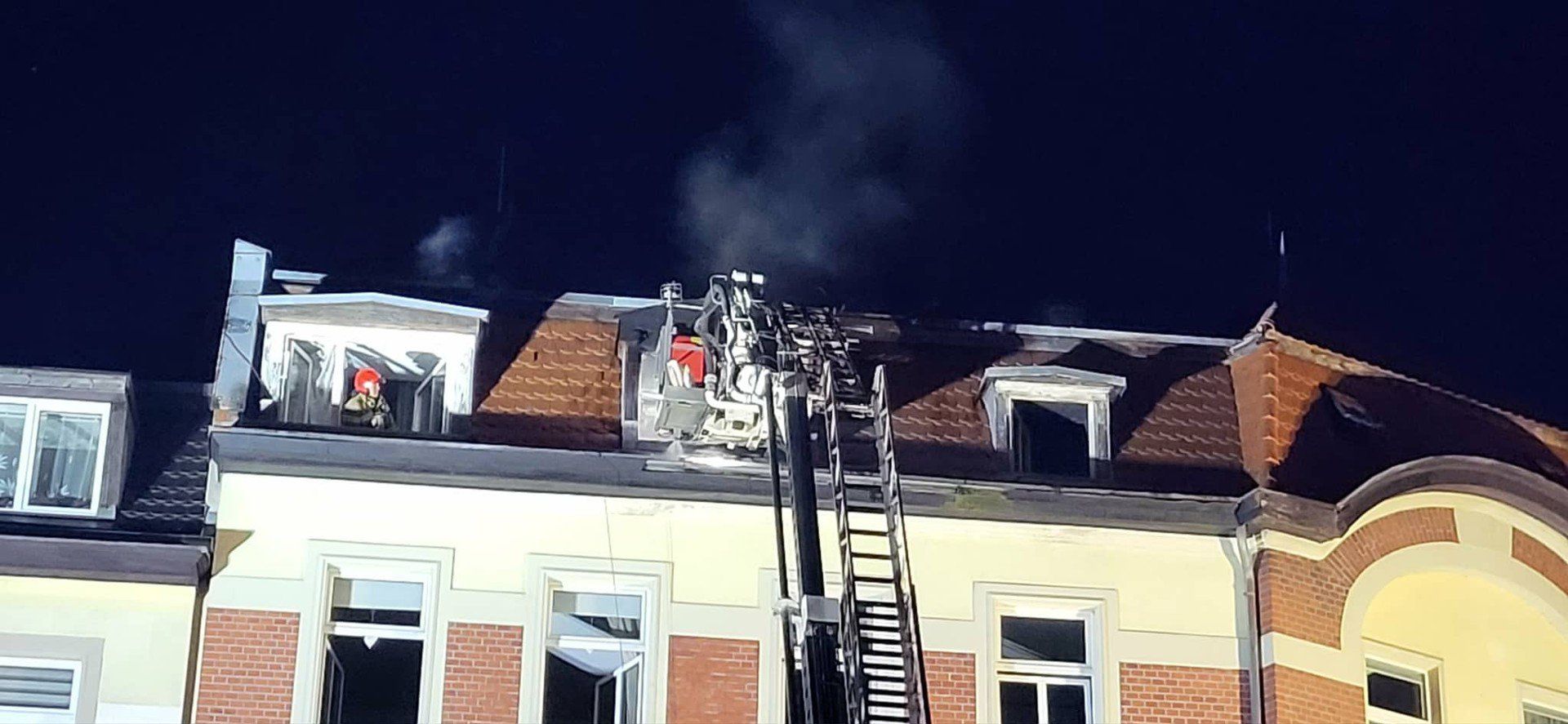 Pożar ul. Złotnicza Jelenia Góra 22.11 2025