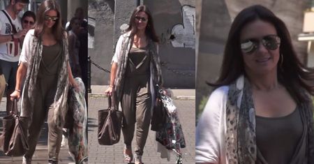 Kinga Rusin w kombinezonie pod TVN-em... Pasuje jej?