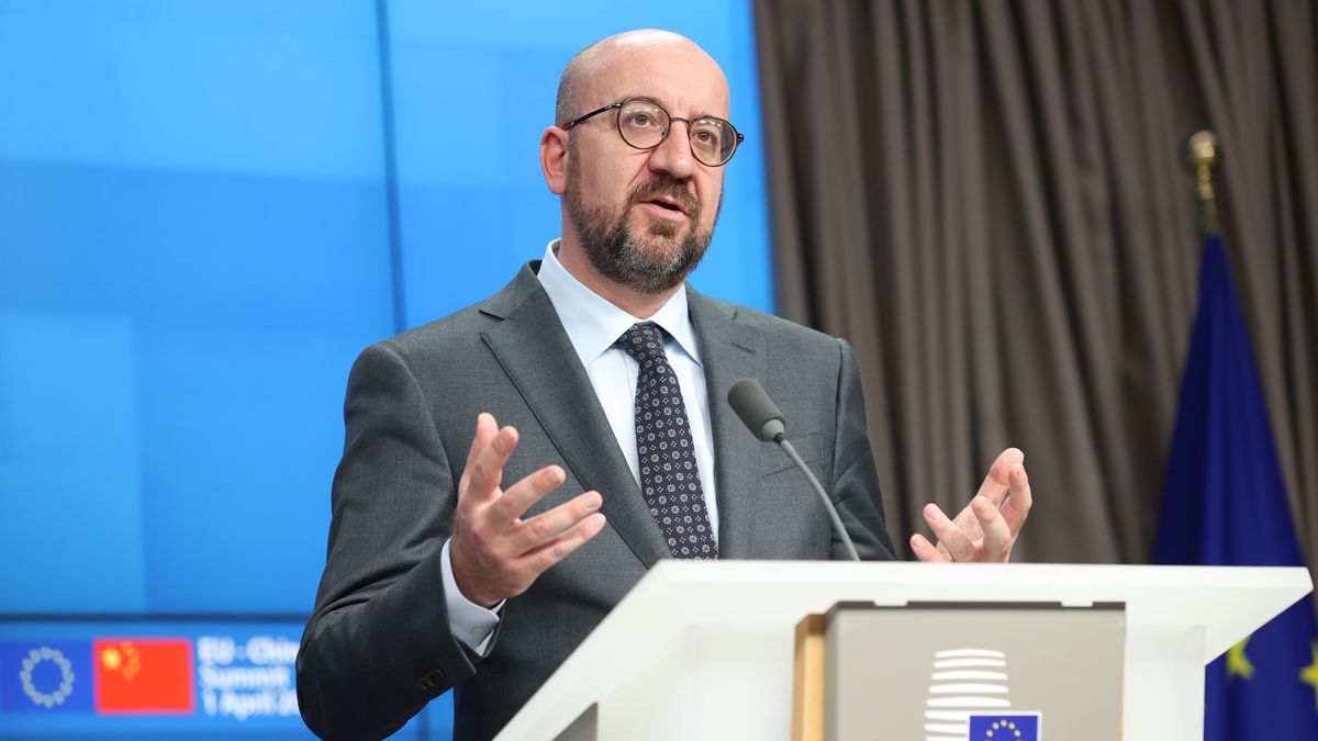 Zaostrzamy nasze sankcje, aby utrzymać maksymalną presję na Kremlu - powiedział Charles Michel, szef Rady Europejskiej