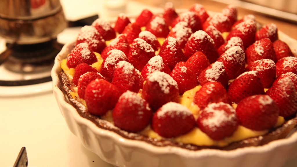 Tarta z budyniem i owocami