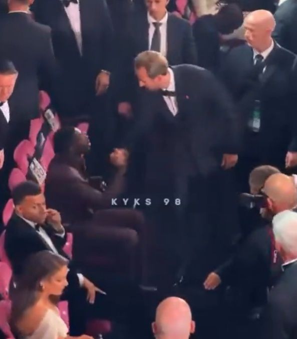 Kylian Mbappe i Ousmane Dembele i niechętne gratulacje dla Harry'ego Kane'a