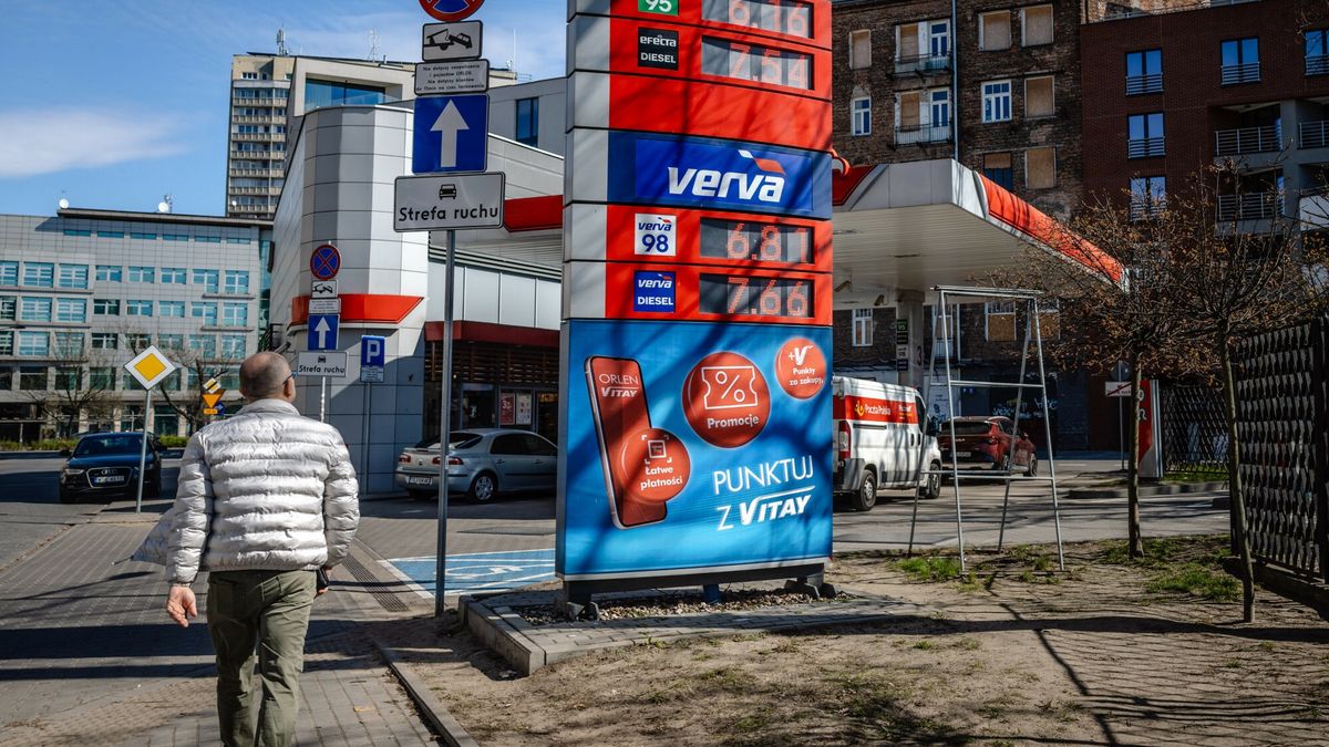 Ceny paliw po obni?ce01.04.2026 Warszawa Ceny paliw po obnizce fot. Filip Naumienko/REPORTERFilip Naumienko/REPORTER