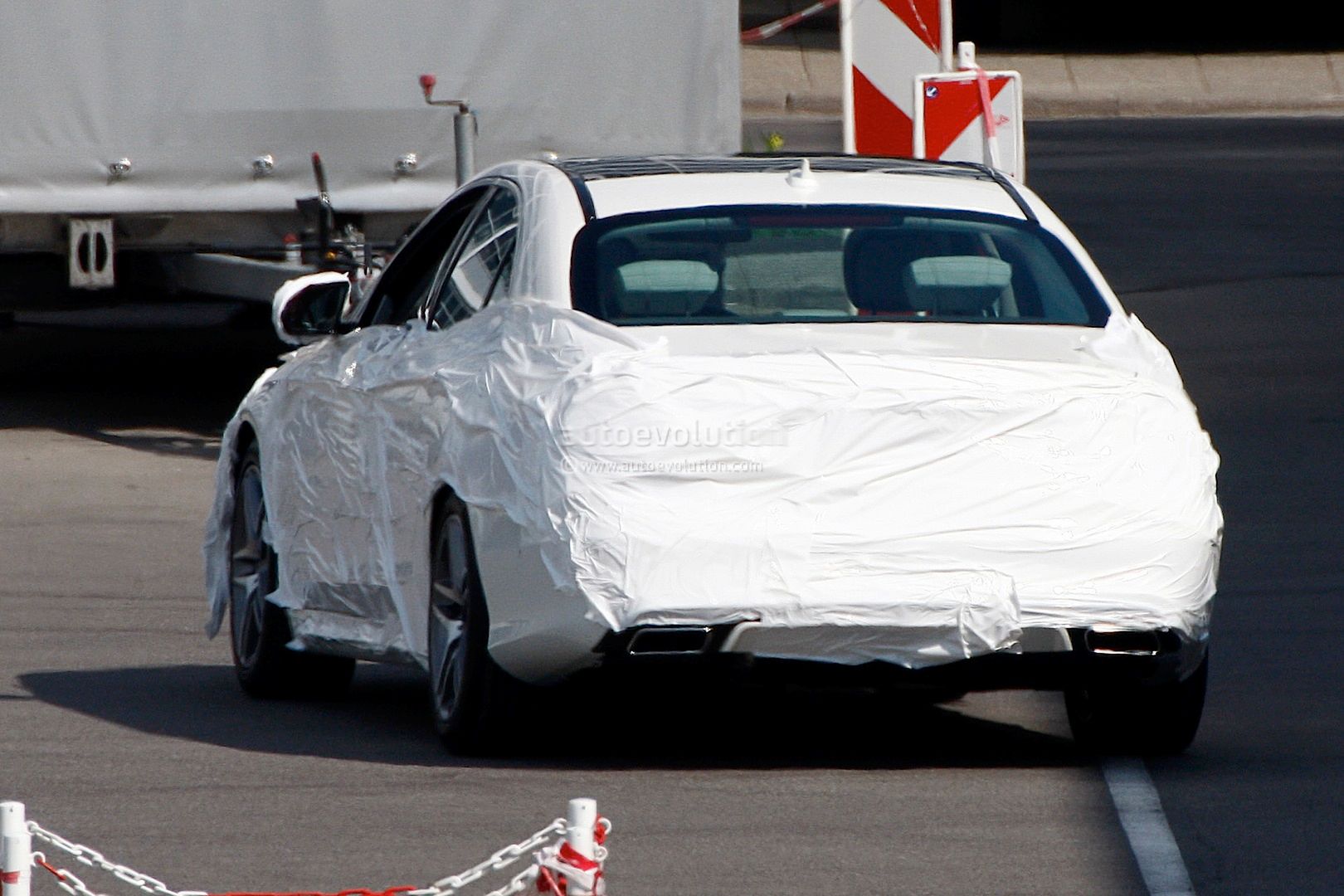 Spy-Shots of Cars - This image has been optimized for a calibrated screen with a Gamma of 2.2 and a colour temperature of 6500??K