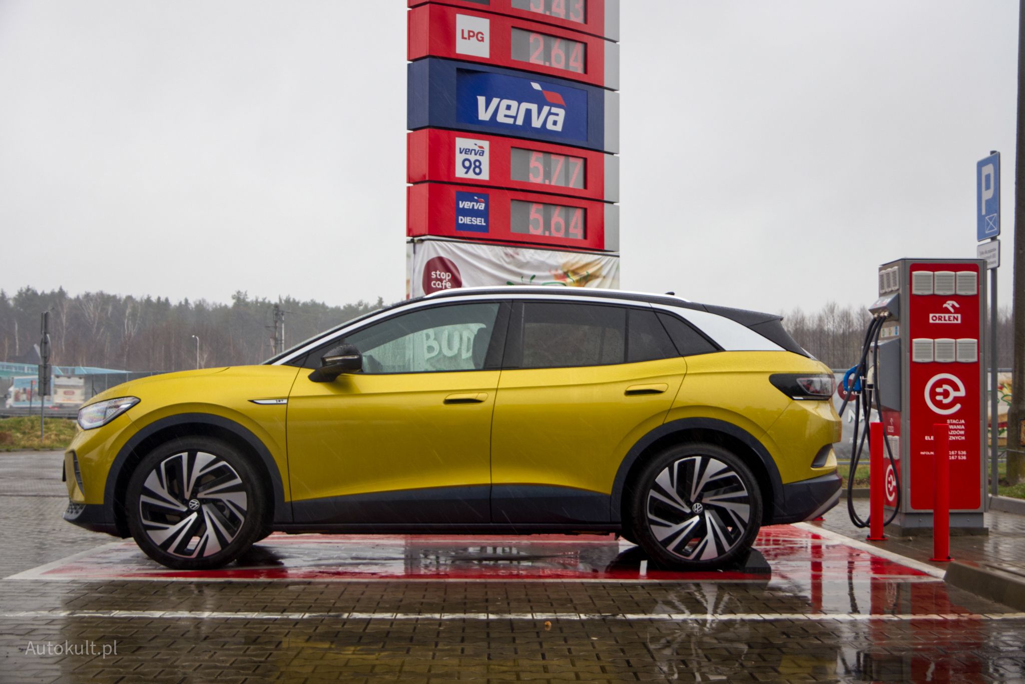 Volkswagen ID.4 jest nieco dłuższy od Tiguana