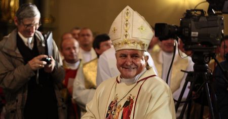 Biskup Edward Janiak kontra prymas Polski Wojciech Polak. Kulisy sporu w Episkopacie